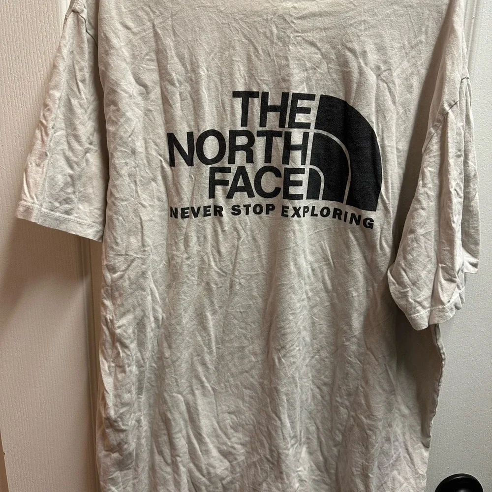 The North Face Men's Polo cream size XL/ NWOT A10